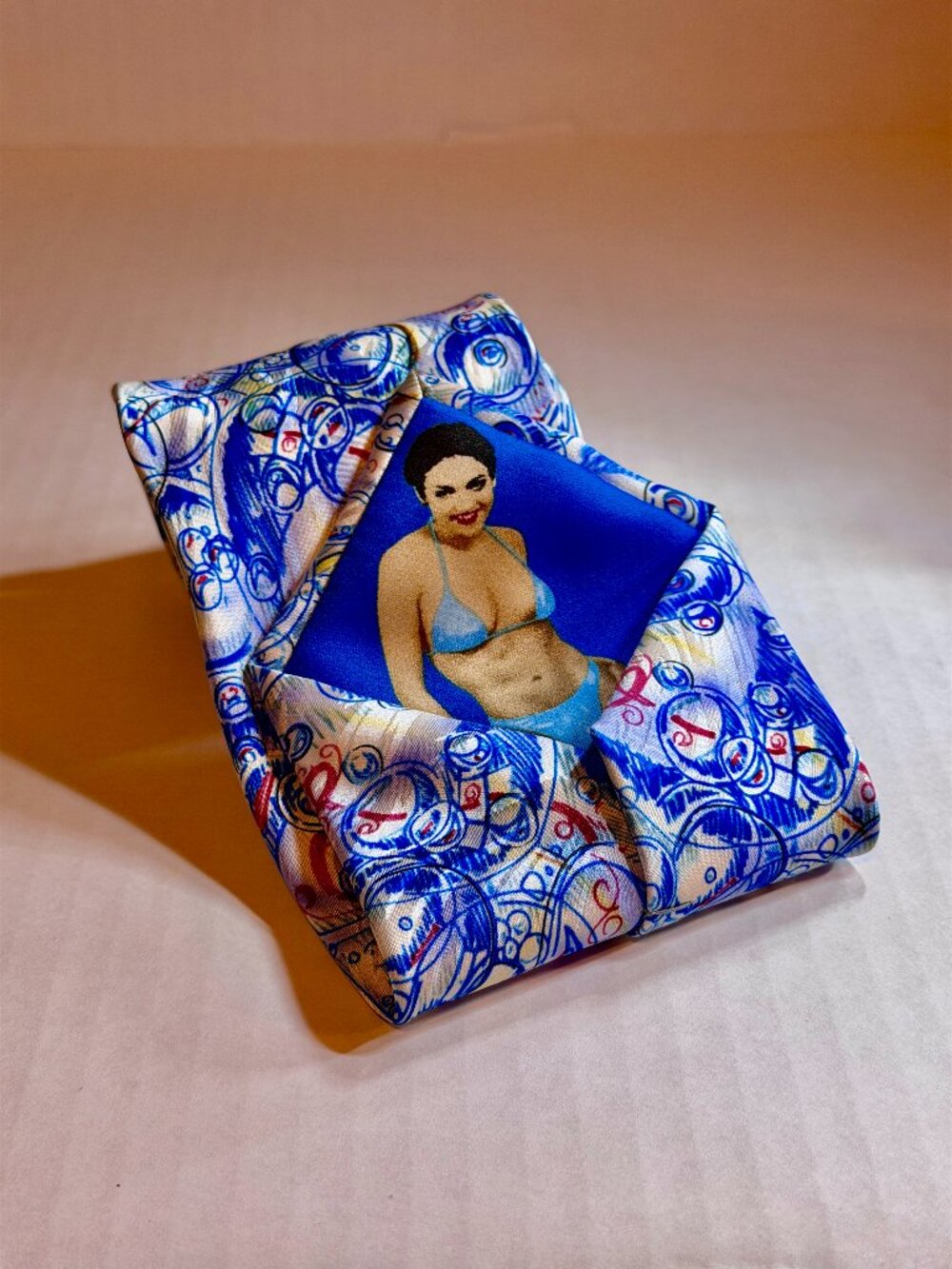 Vintage Hidden Peek-A-Boo Pin Up Bikini Girl Abstract Tie 3.75” x 56”
